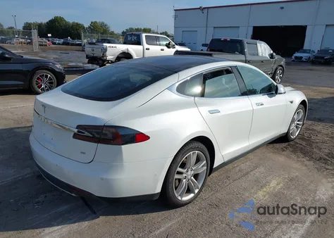 2015 Tesla Model S 60/70/85 из США, поврежденный, VIN 5YJSA1E1XFF106771